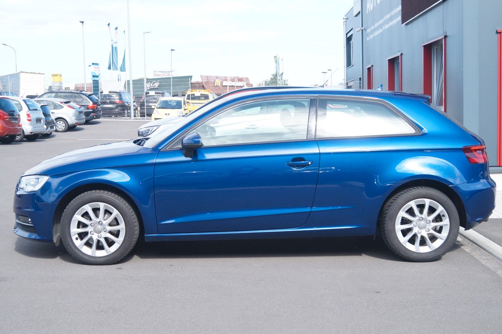 Fahrzeugabbildung Audi A3 attraction *TÜV&Inspektion neu + Garantie