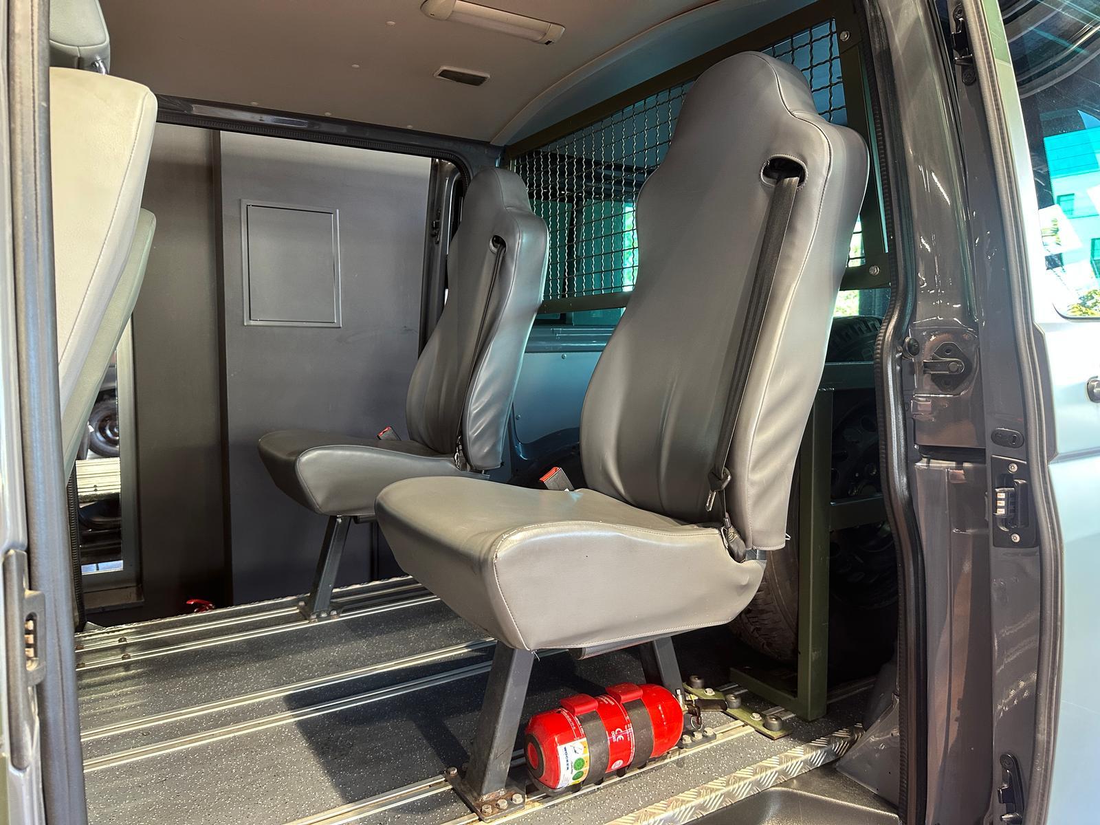 Volkswagen T5 WIDDER 4MOTION KURZ SEIKEL ROCKTON BUNDESWEHR
