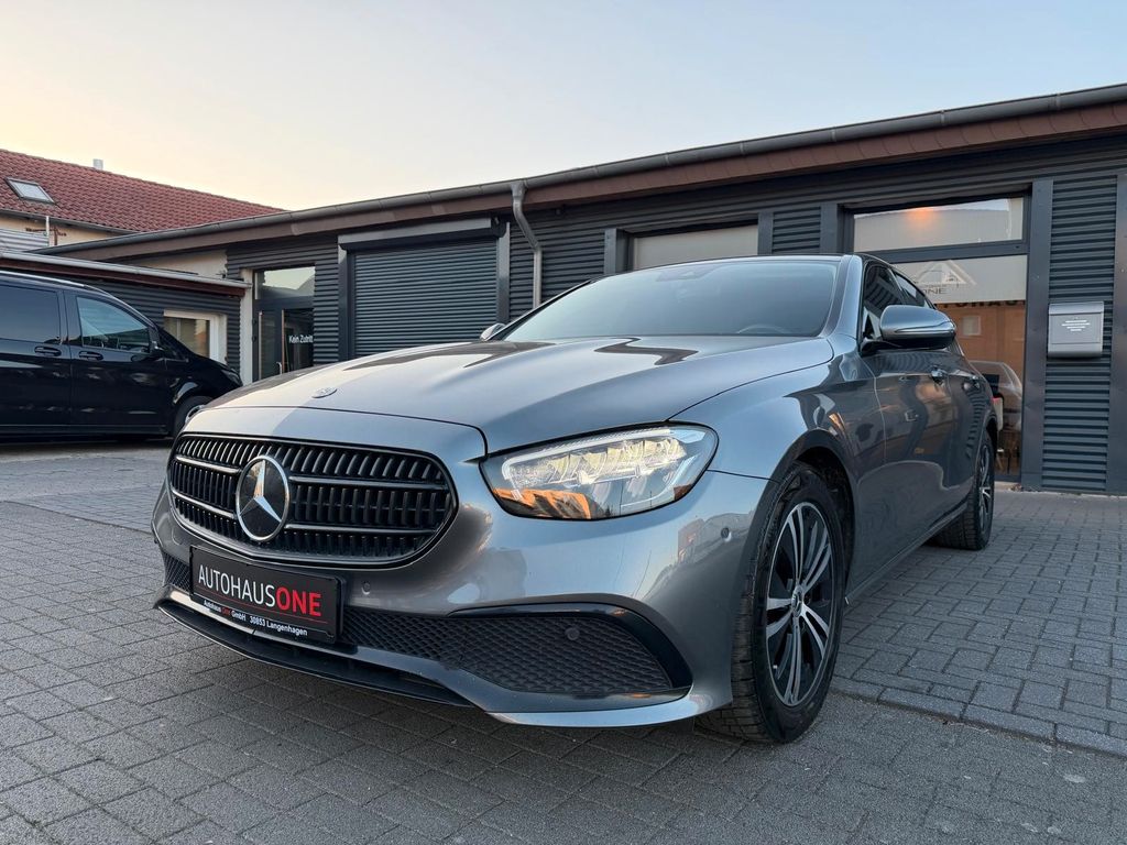 Image of Mercedes-Benz E 220