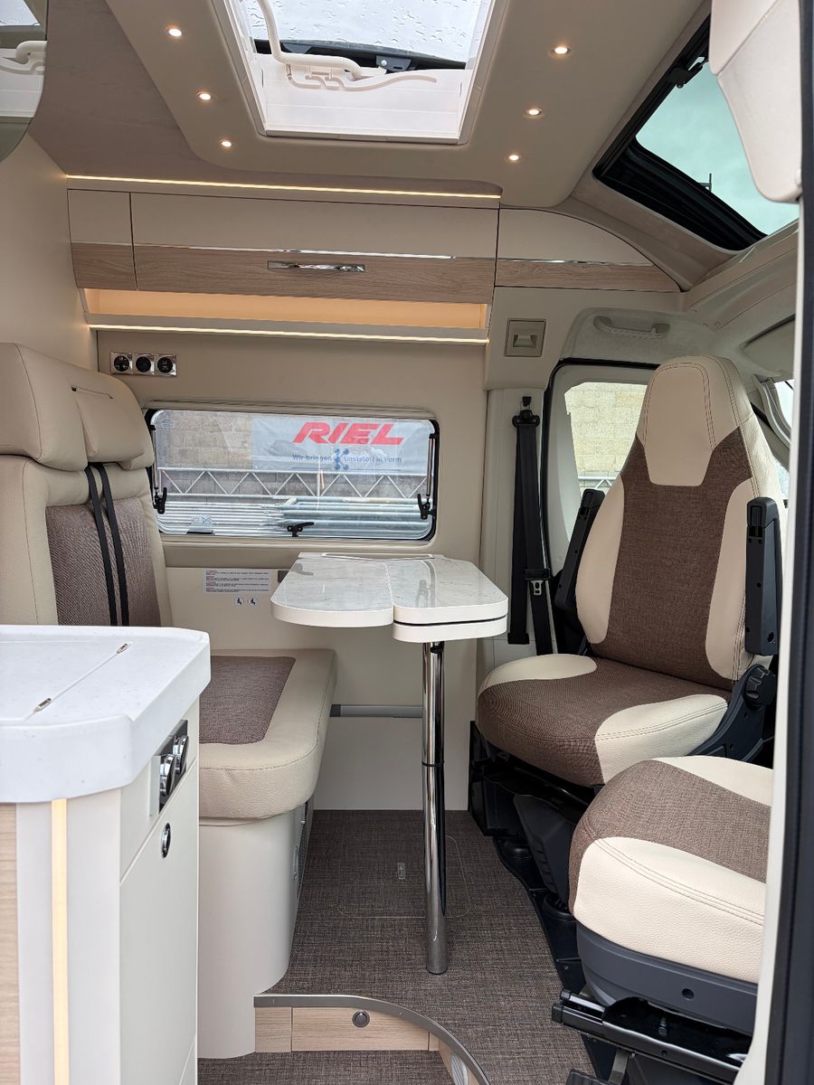 Fahrzeugabbildung Eura Mobil Van V635 HB