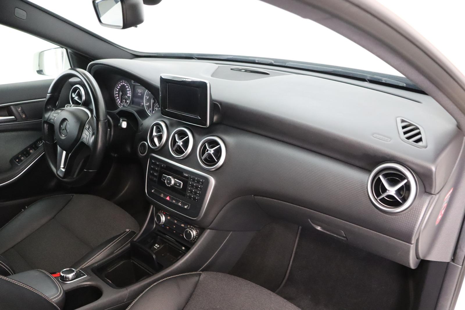 Mercedes-Benz A 180 Sitzhzg. * Xenon * HU/AU + Service neu