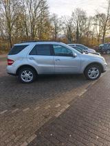 Mercedes-Benz Mercedes ml 320 - Mercedes-Benz ML 320 in Köln