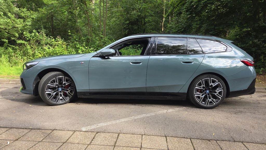 2024 BMW i5