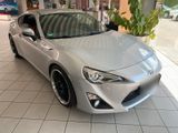 Toyota GT 86 - Toyota Yaris: Toyot