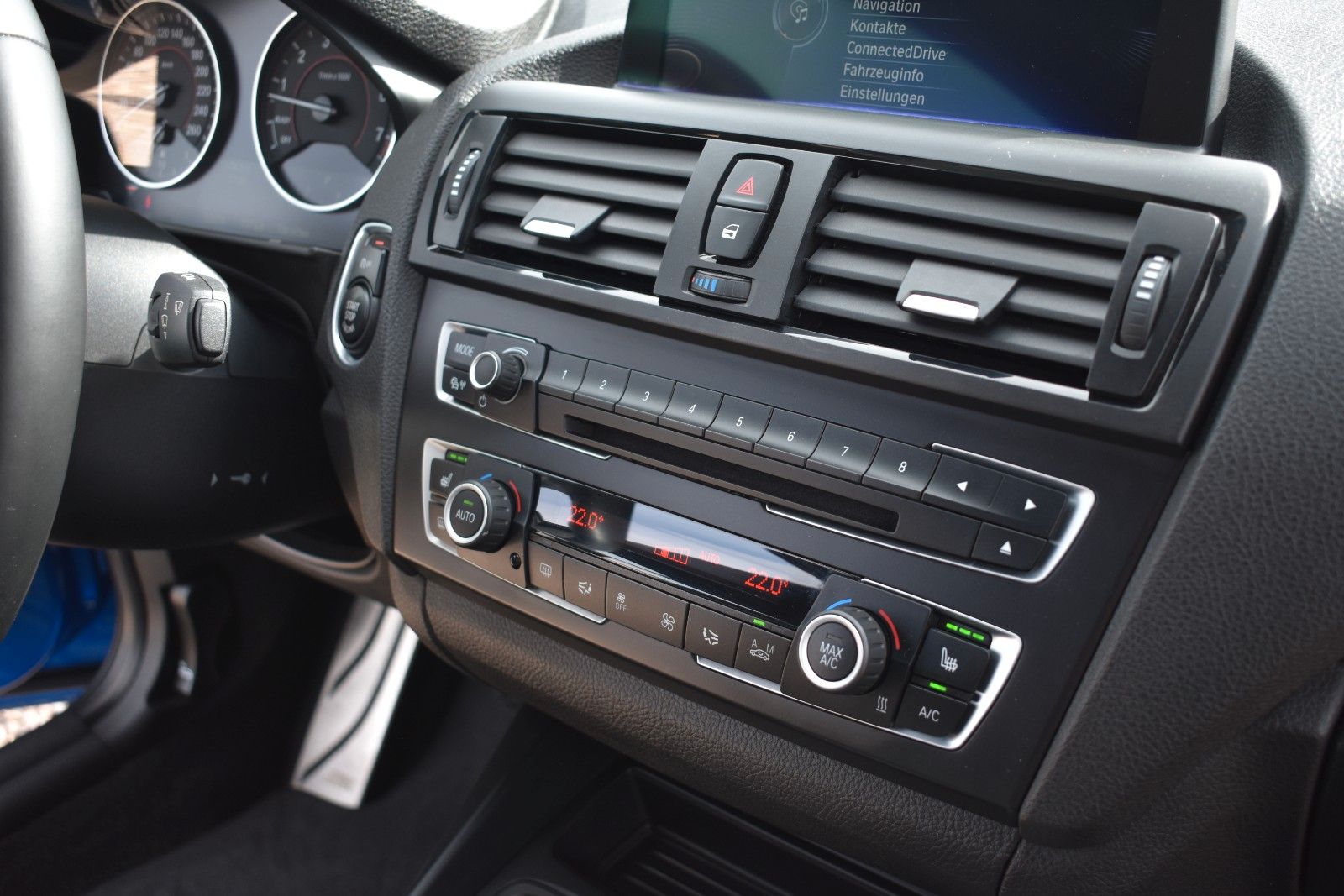 Fahrzeugabbildung BMW BMW M135i xDrive H&K 19 Zoll Navi Prof