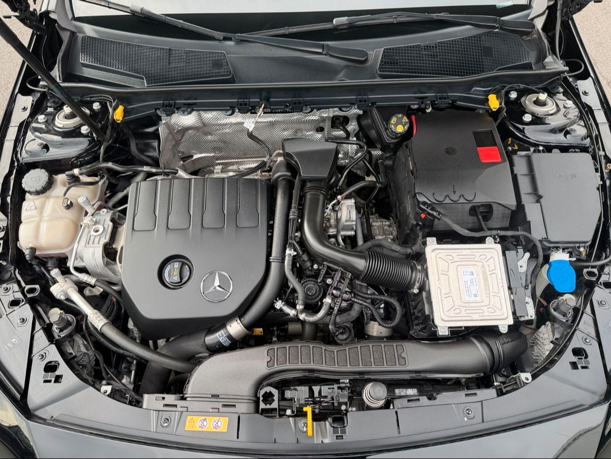 Mercedes-Benz CLA 200 CLA PREGRESSIVE 8 FACH BEREIFT MBUX foto 4