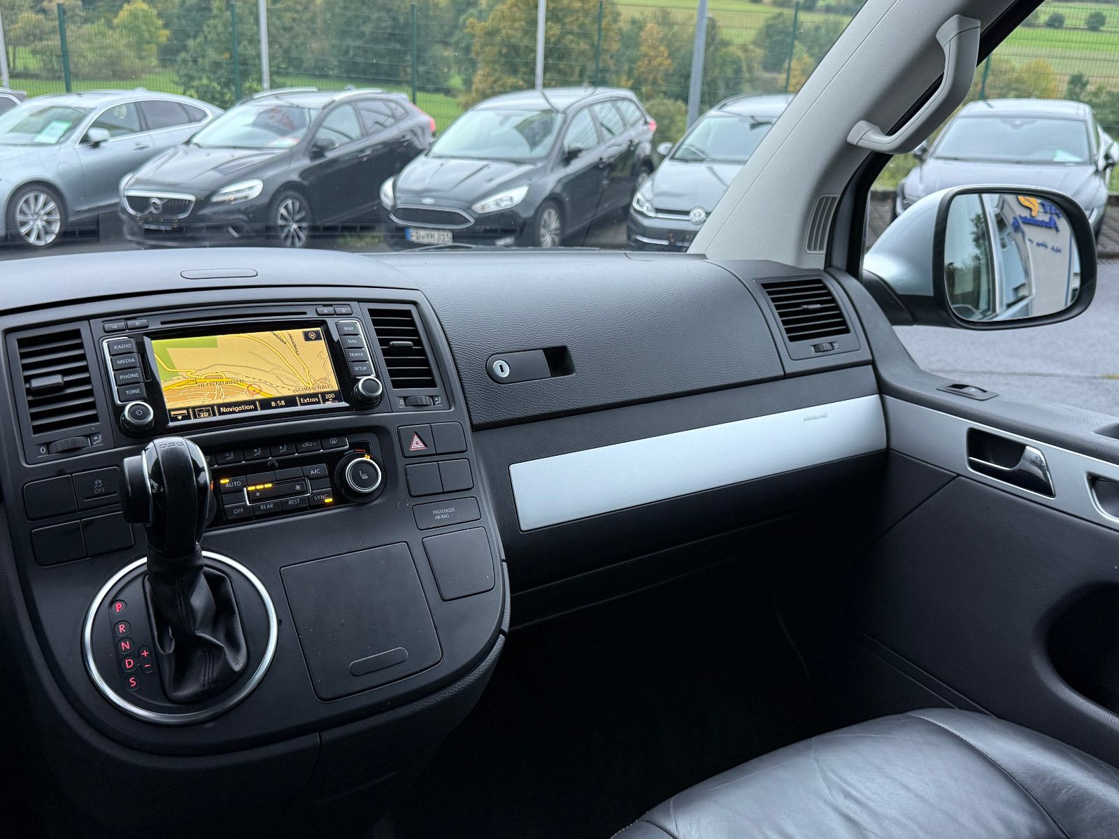 Fahrzeugabbildung Volkswagen T5 Multivan TDI DSG Highline AHK GRA Navi Kamera