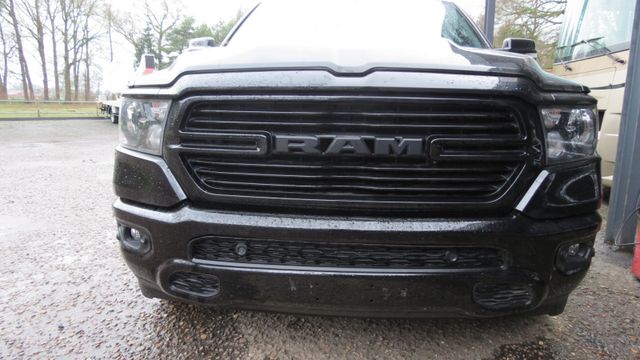 Dodge RAM V8 5,7 HEMI 4T/CREW CAB/LEDER/PANO/AHK/SHZ/