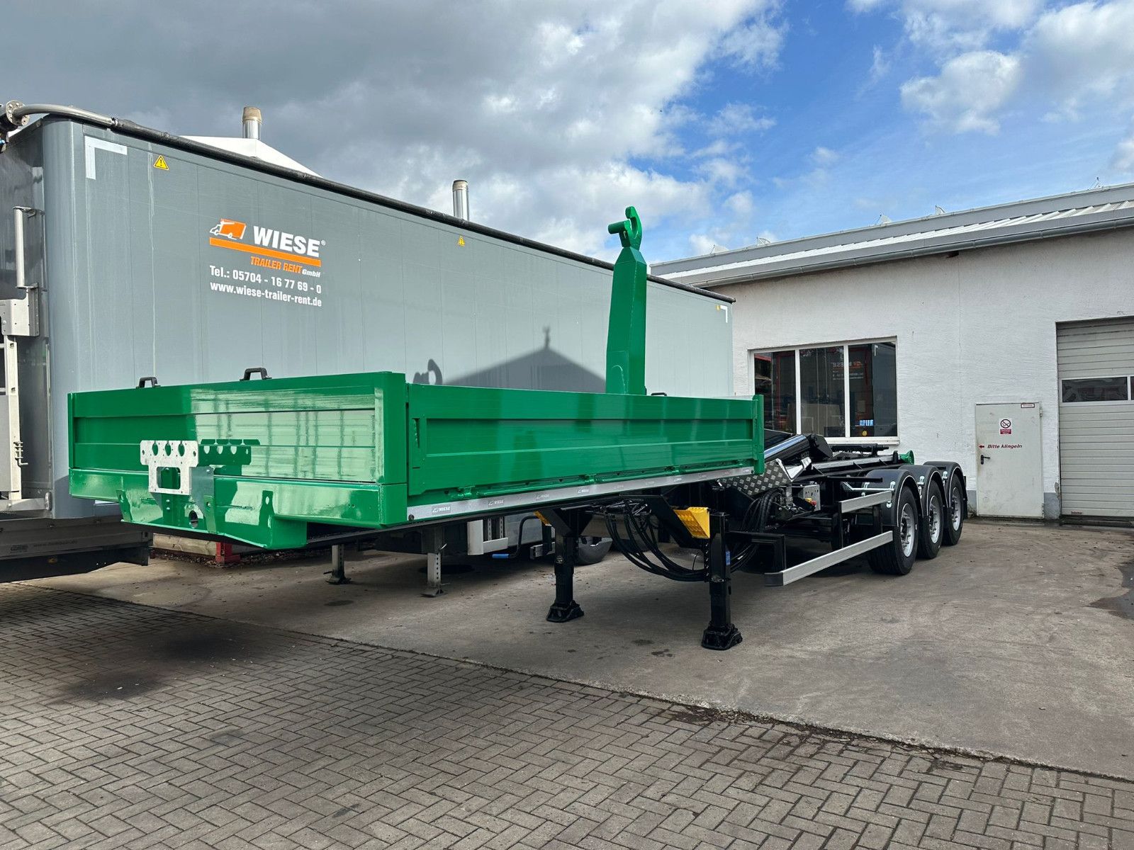 Fahrzeugabbildung Andere Wiese Hakenliftauflieger Abrollkipper Hooklift