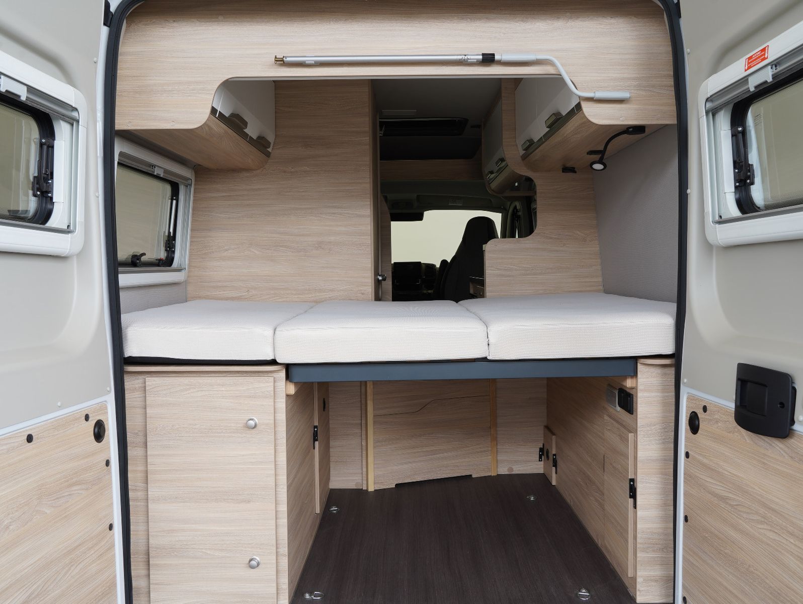 Fahrzeugabbildung Knaus BOXLIFE PRO / 540 ROAD Aufstelldach/Markise