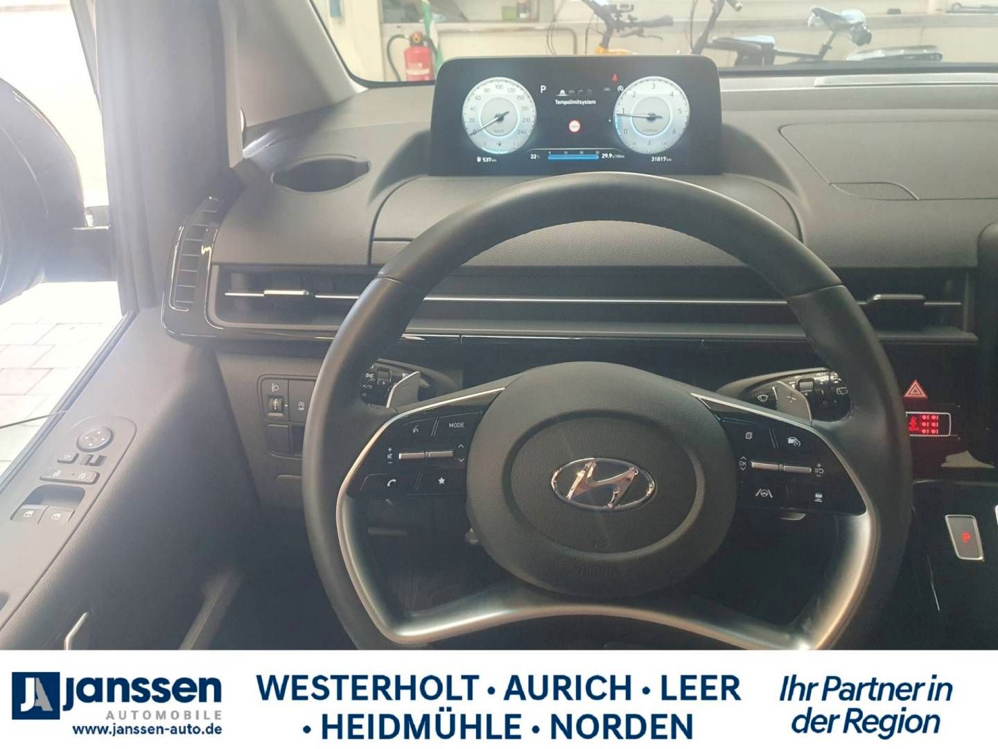 Fahrzeugabbildung Hyundai STARIA 9-Sitzer TREND
