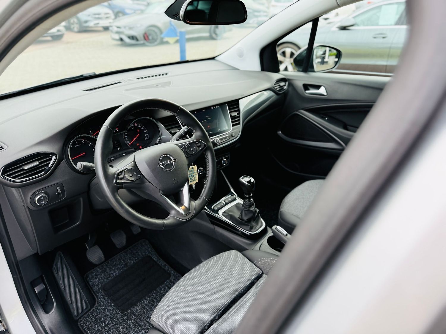 Fahrzeugabbildung Opel Crossland X 1,2 T ENJOY, Navi, LED, RFK, PTS, SH