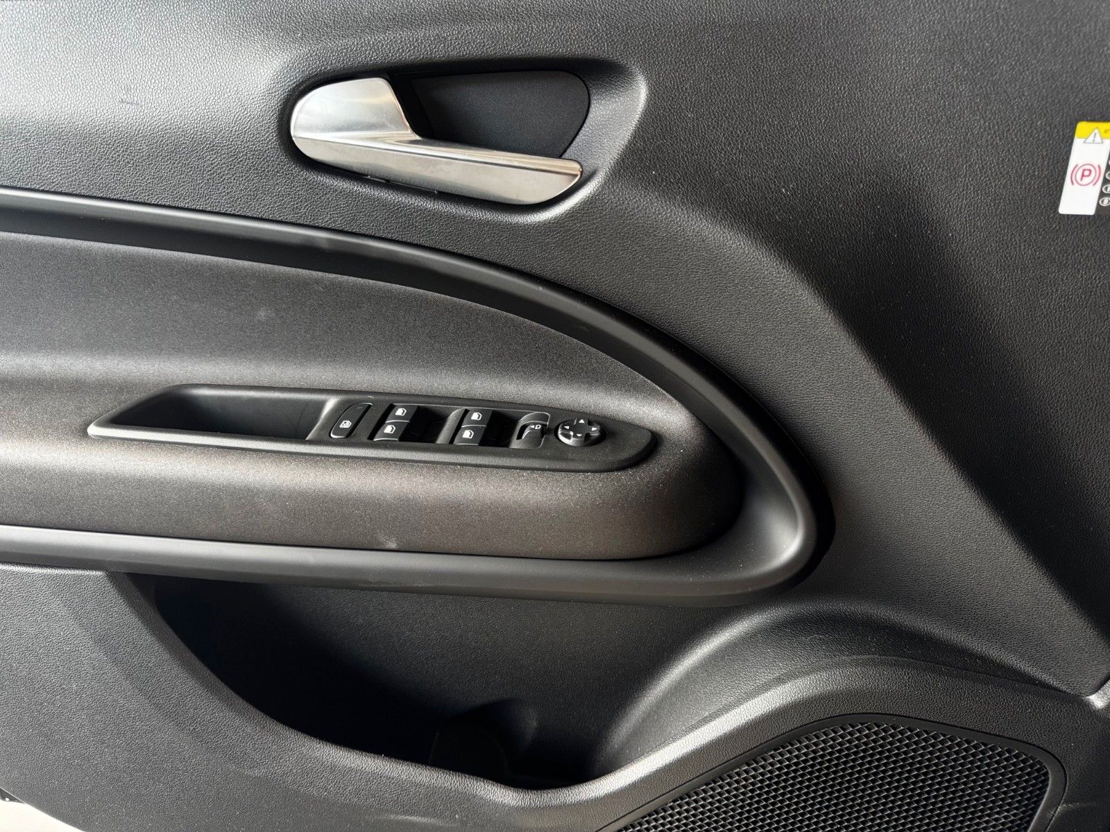 Fahrzeugabbildung Alfa Romeo Junior Elettrica SPECIALE Sitzheizung ACC Kamera