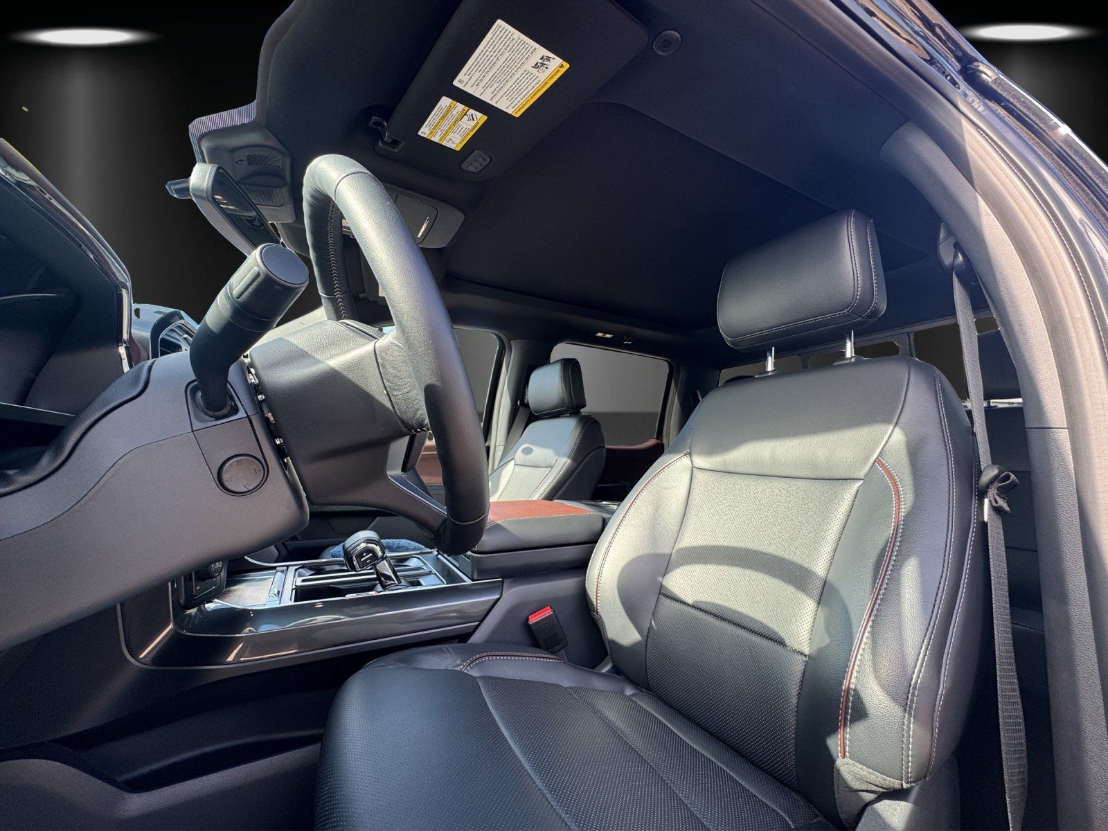 Fahrzeugabbildung Ford F-150 Lariat BLACK 4x4 NAVI/AHK/360°/PANORAMA