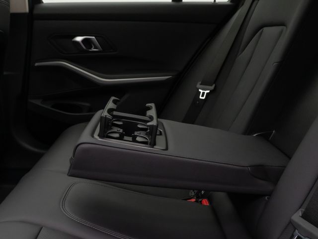 Foto Nummer 28: BMW 320d