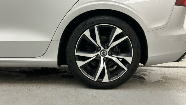 Volvo V60 Kombi R Design 2.0 B4 D