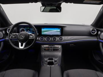 Fahrzeugabbildung Mercedes-Benz E 200 Coupé 9G-Tronic Burmester Kamera DAB Sport