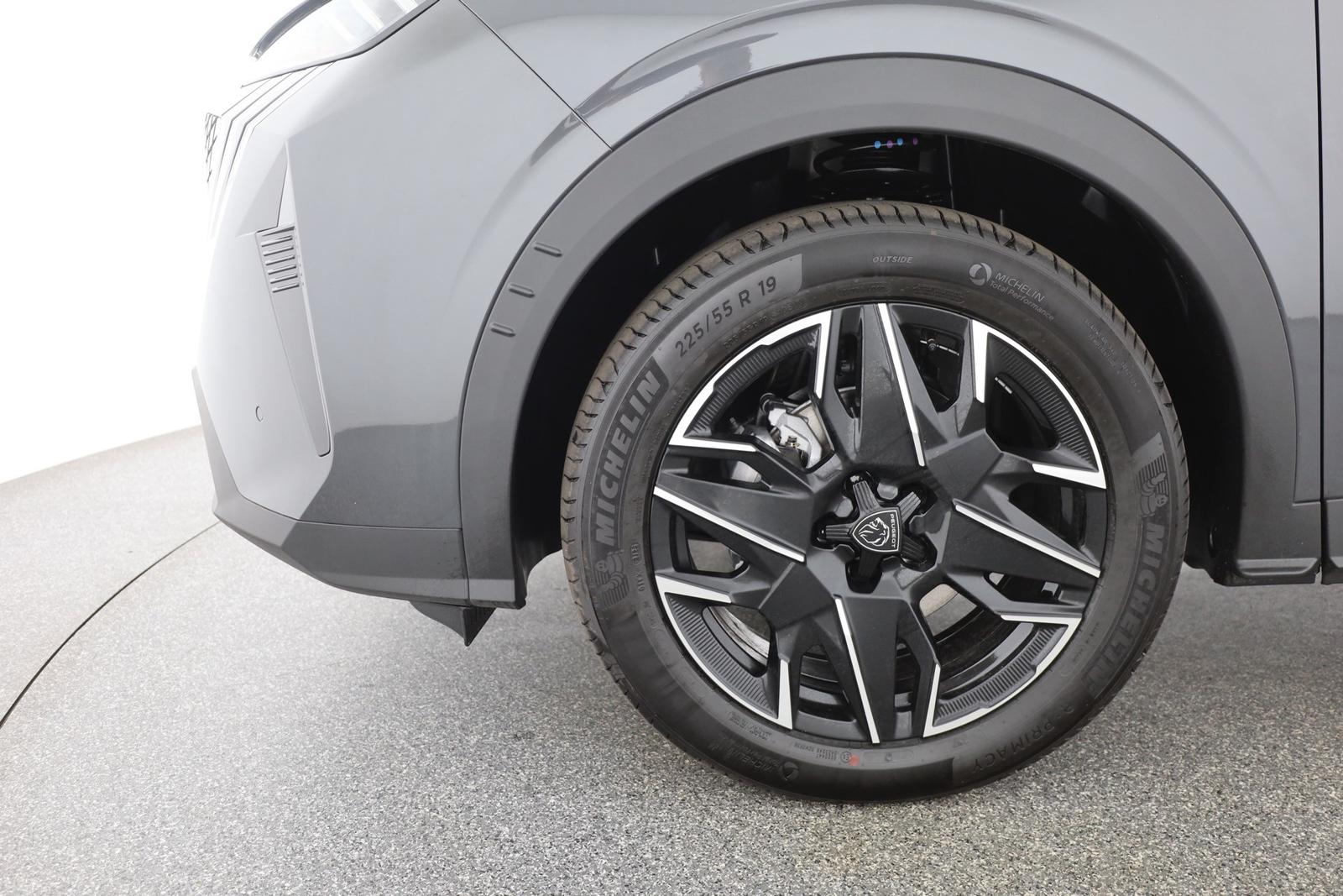 Peugeot 3008 GT 1.2 Hybrid 145 Aut. LED ACC Navi AHK