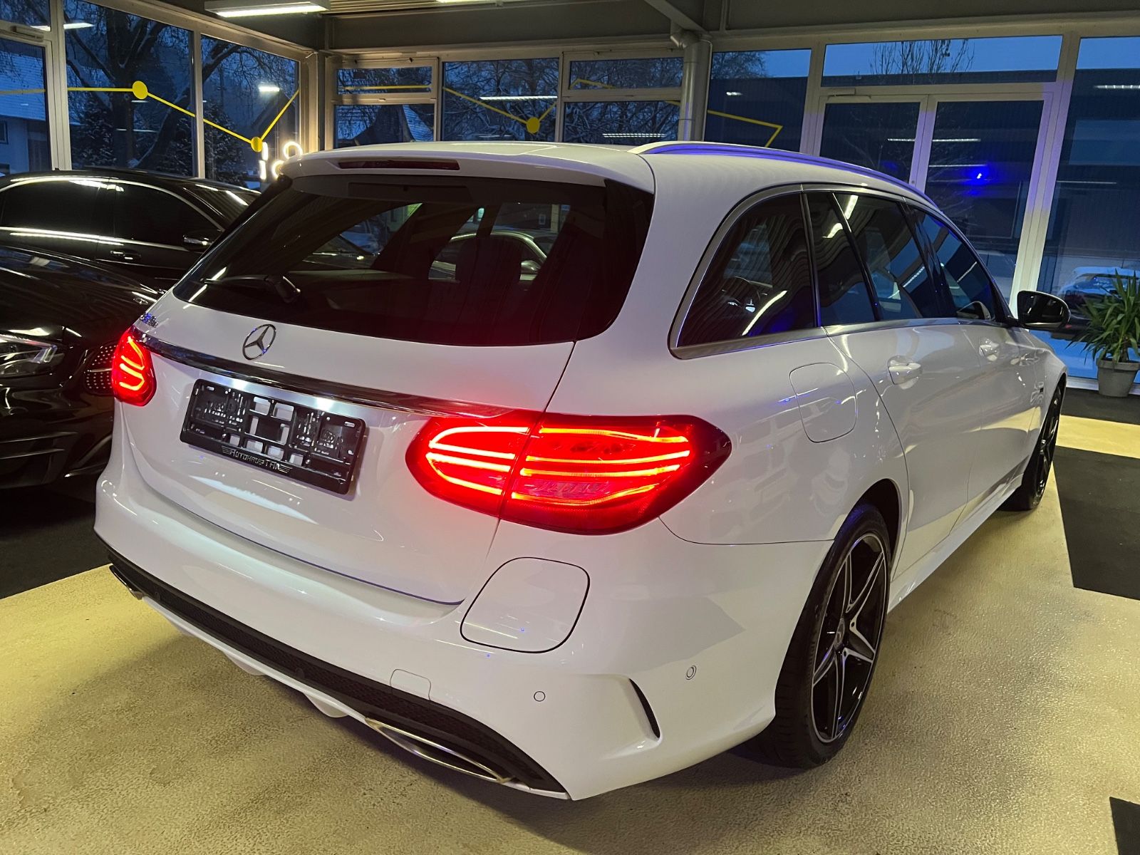 Fahrzeugabbildung Mercedes-Benz C 350 T e Edition C AMG LINE *LED*NAVI*LEDER*