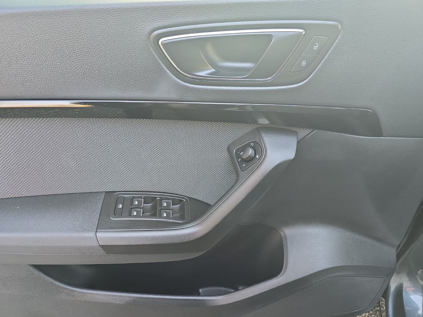Fahrzeugabbildung SEAT Ateca Xcellence+LED+Navi+PDC+Kamera+AHK