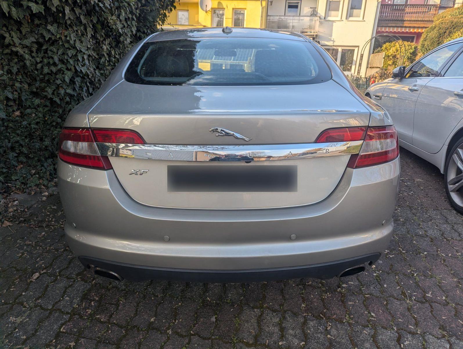 Jaguar XF
