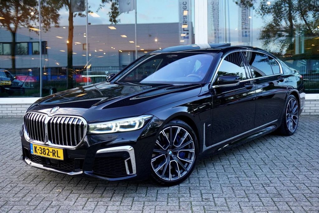 BMW 745