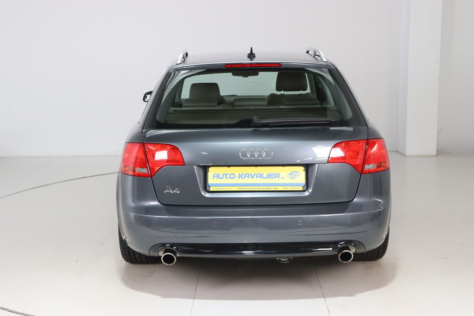 Fahrzeugabbildung Audi A4 Avant 3.2 V6 quattro * Navi * Xenon *