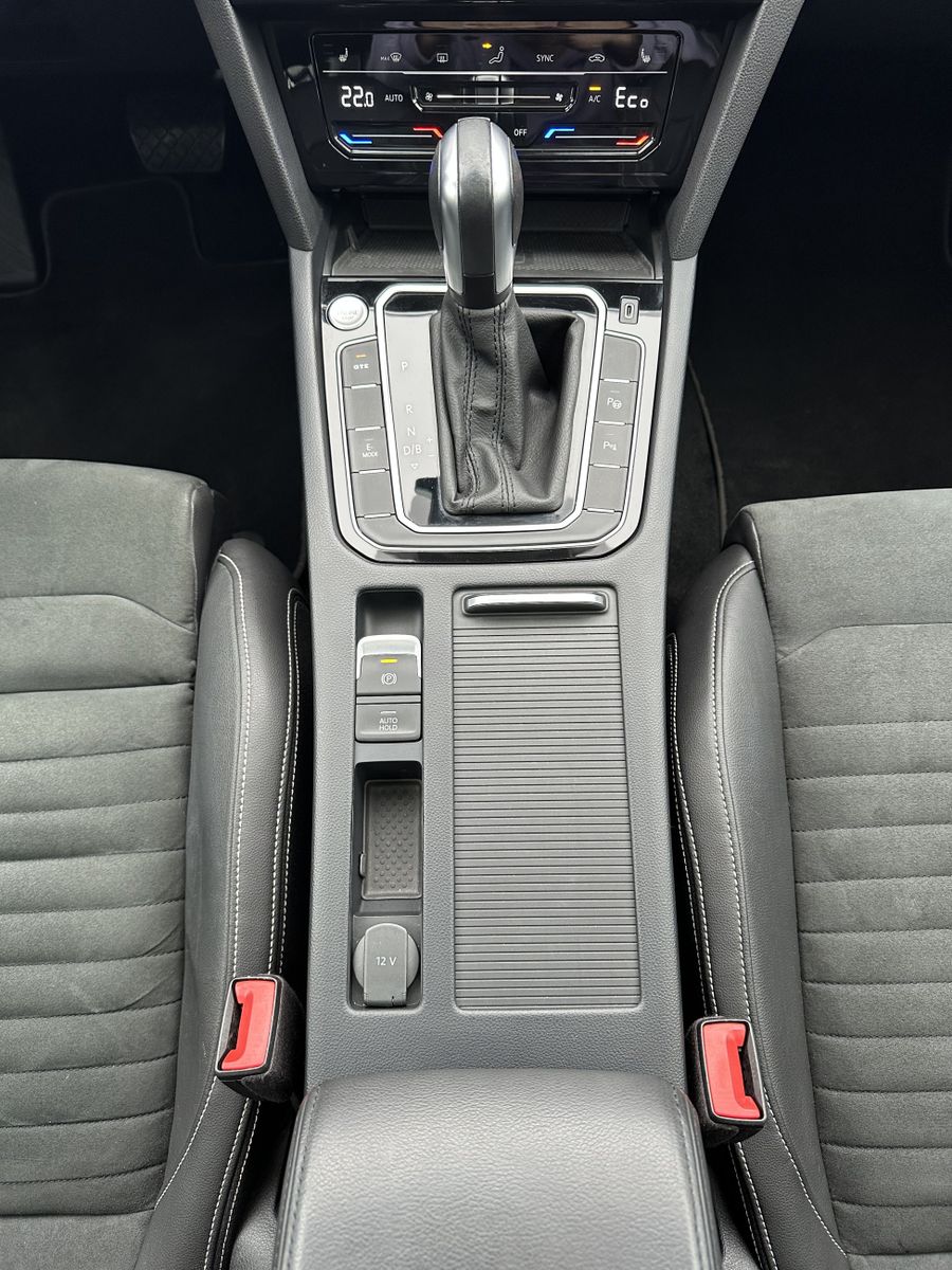 Fahrzeugabbildung Volkswagen Passat Variant GTE NAV+IQ-LIGHT+PANO+17ZO+KAMERA