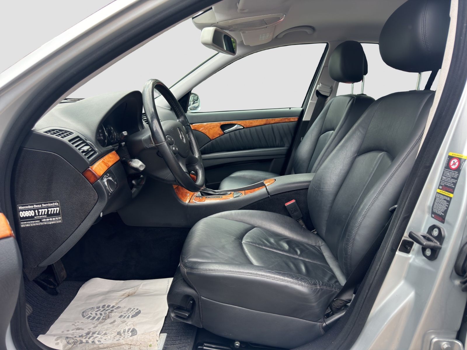Fahrzeugabbildung Mercedes-Benz E 320 CDI Lim.  /Luftfahrwerk/Motorschaden