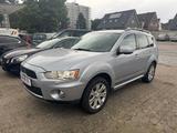Mitsubishi Outlander Motion 4WD Scheckheftgepf./SHZ/Cam - Mitsubishi aus 2011