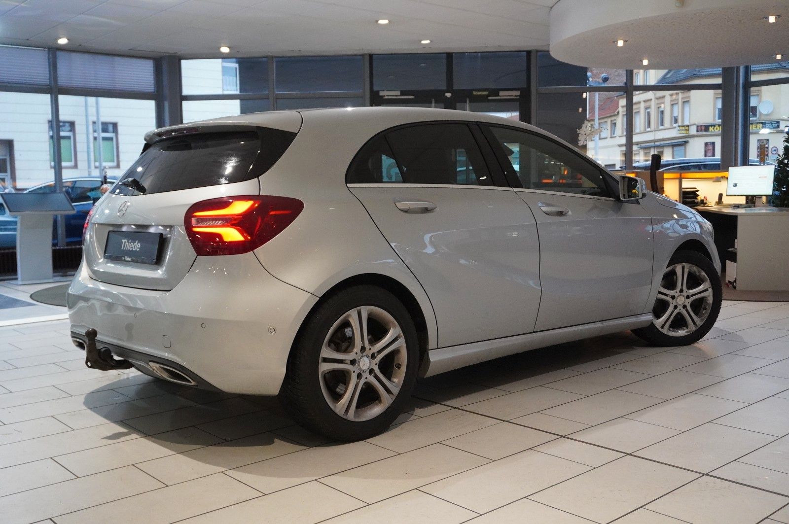 Fahrzeugabbildung Mercedes-Benz A 220 CDI BLUEFFI. NAVI/LED/KAMERA/SHZ/SPORT/AHK