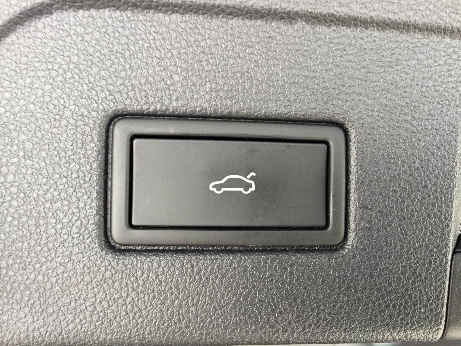 Fahrzeugabbildung Volkswagen Touran 1.5 TSI DSG Goal+LED+AHK+7Sitzer+Kamera