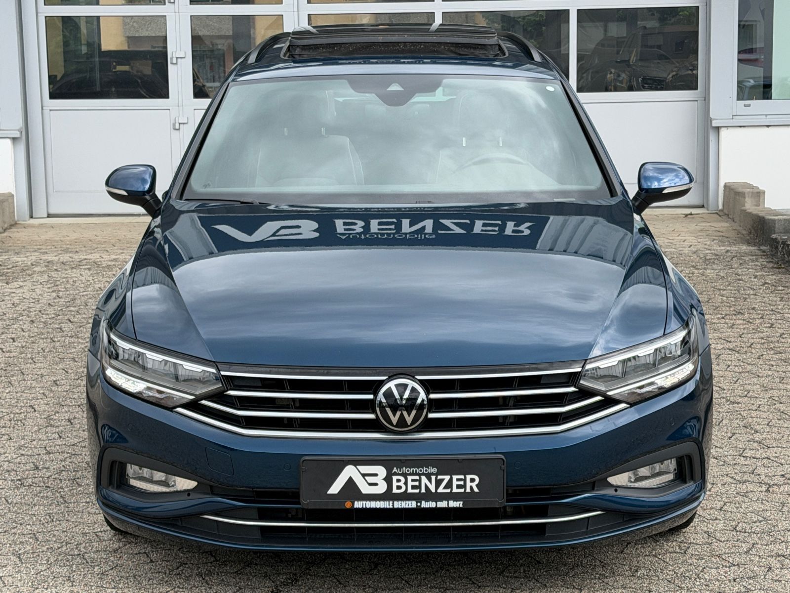 Fahrzeugabbildung Volkswagen Passat Business/AHK/Pano/LED/R-Cam/CarPlay/NAVI