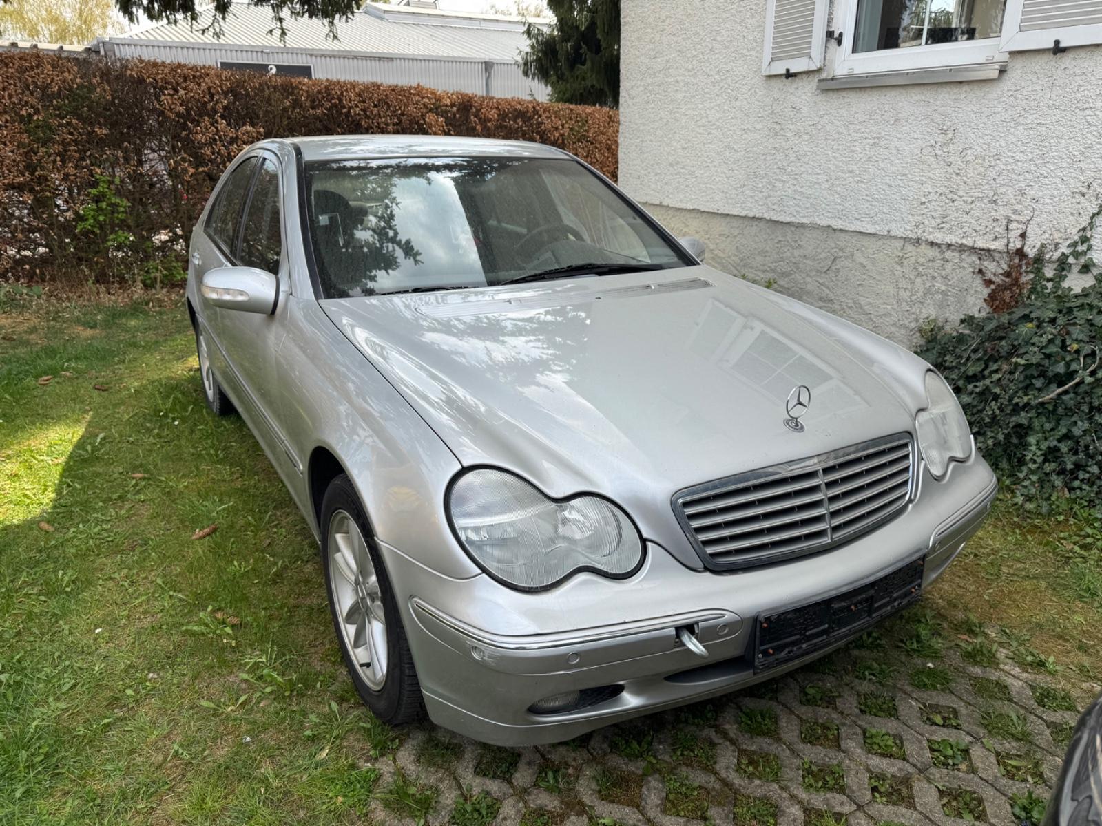Mercedes-Benz C 240 Automatik *BRANDSCHADEN*