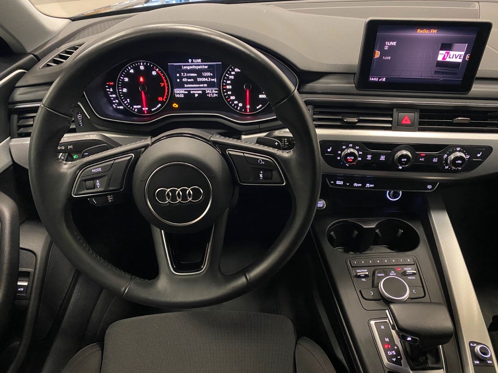 Fahrzeugabbildung Audi A4 2.0 TFSI ultra SPORT Avant+HYBRID+NAVI+XENON+