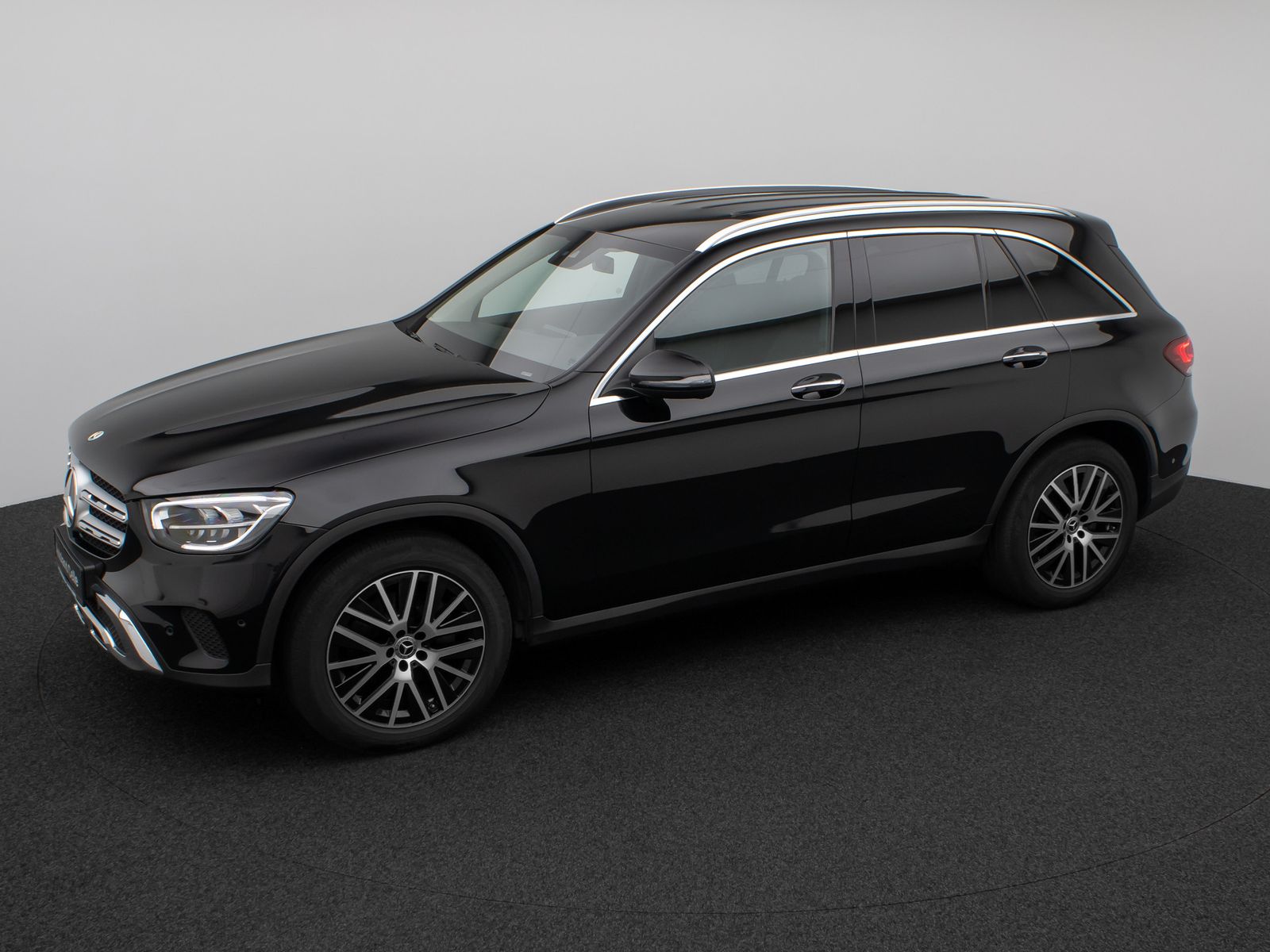 Fahrzeugabbildung Mercedes-Benz GLC 300 4Matic 9G-TRONIC Standhzg PDC LED AHK