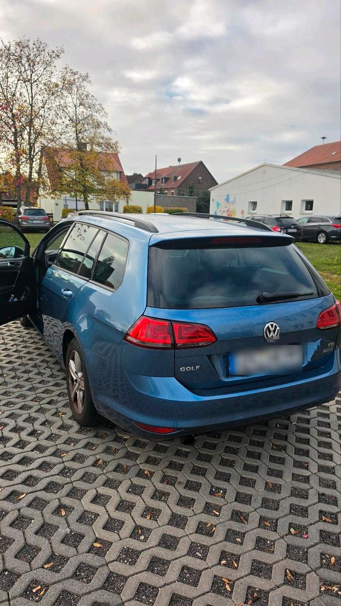 Volkswagen Golf 2014 — rear view