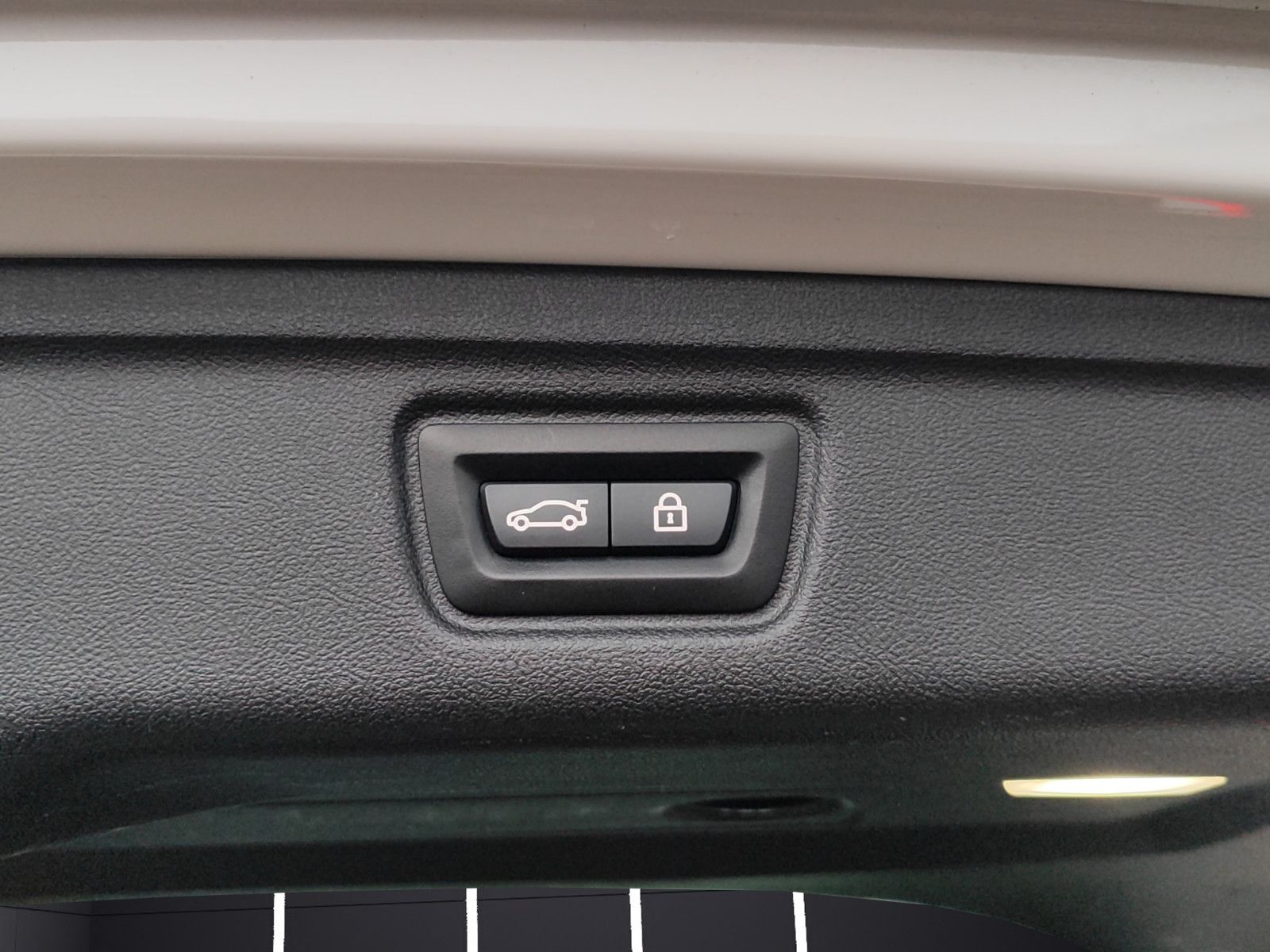 Fahrzeugabbildung BMW 330 d Touring xDrive M Sport/AHK/Hifi/Led/1.Hand