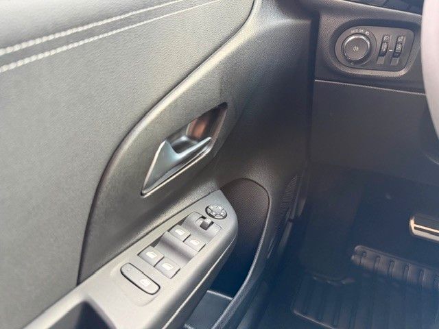 Fahrzeugabbildung Opel Corsa F GS 100PS Navi/Kamera/LED!