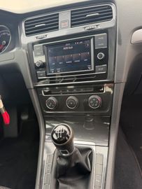 Volkswagen Golf - 12