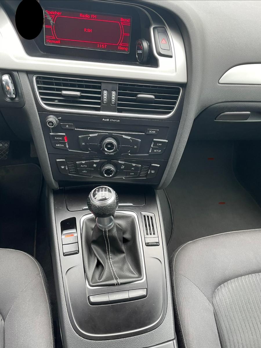 Audi A4 2009 — photo 9