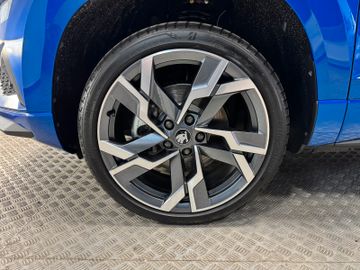 Fahrzeugverkauf 32 Skoda Karoq Sportline 1.5 AHK*Pano*19 Zoll*Matrix