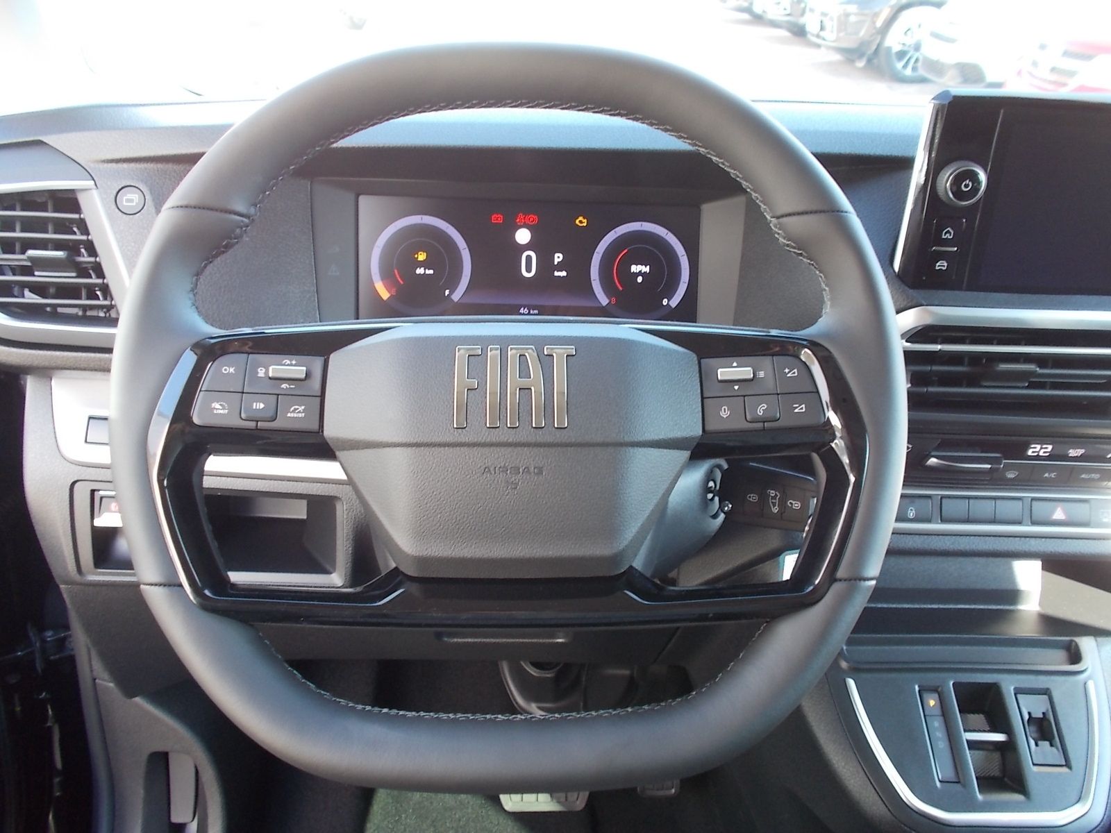 Fahrzeugabbildung Fiat Ulysse 180 BlueHDi L3 Automatic + 8Sitze+LED+AHK