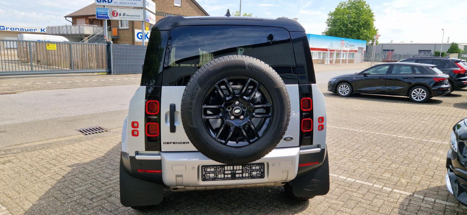 Land Rover Defender 90 P300 2.0i Panorama 360Kam foto 5