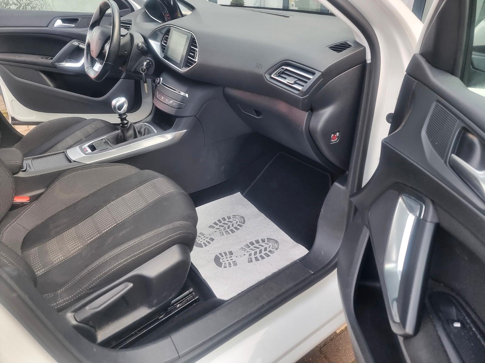 Peugeot 308 SW Allure NAVI KAMERA TEMP SITZH LED PDC ALU