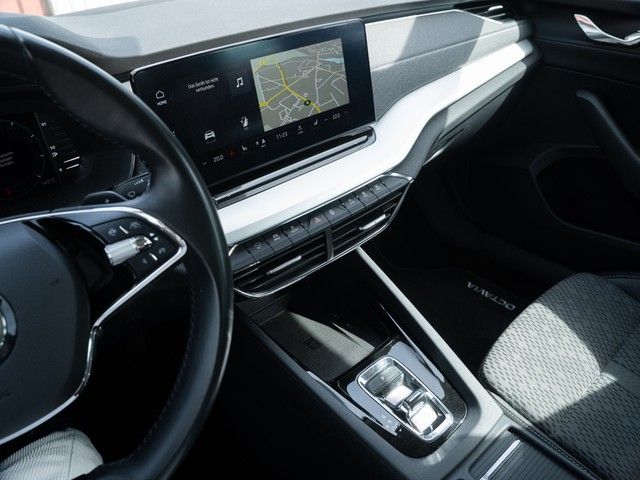 Octavia Combi 2.0 TDI Style DSG AHK+HUD+NAVI+SID