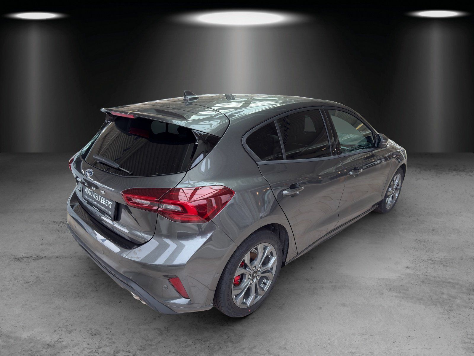 Fahrzeugabbildung Ford Focus ST-Line 5 Türer Styling Pak. Winter Pak.