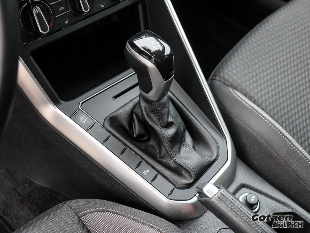 Fahrzeugabbildung Volkswagen Polo Life 1,0TSI DSG Rückfahrkamera Klima LED