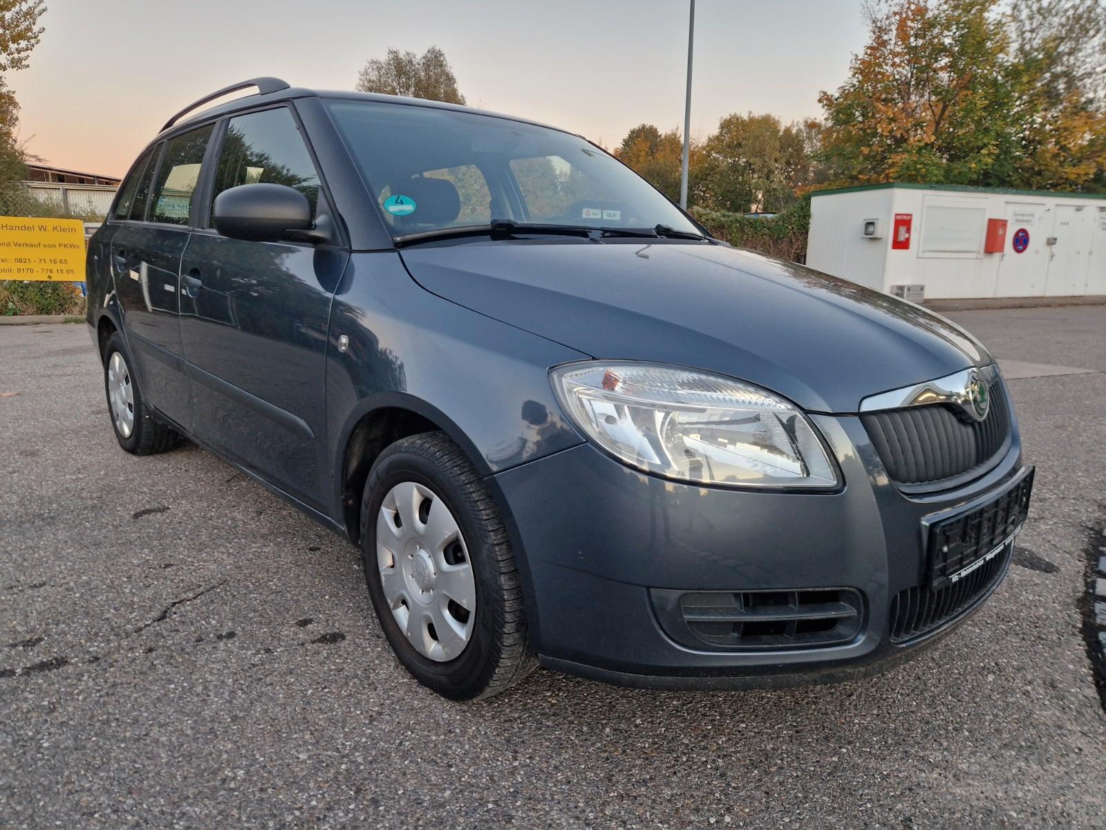 Skoda Fabia 2010 — rear view