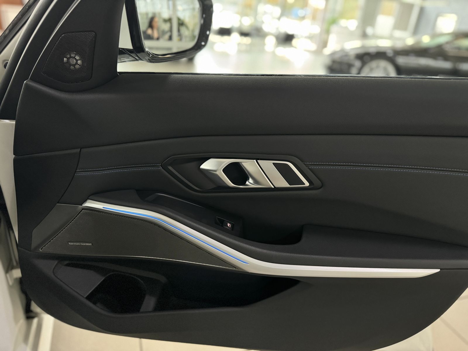 Fahrzeugabbildung BMW 330e M Sport Laser HUD DAB H/K Komfort Alarm ACC